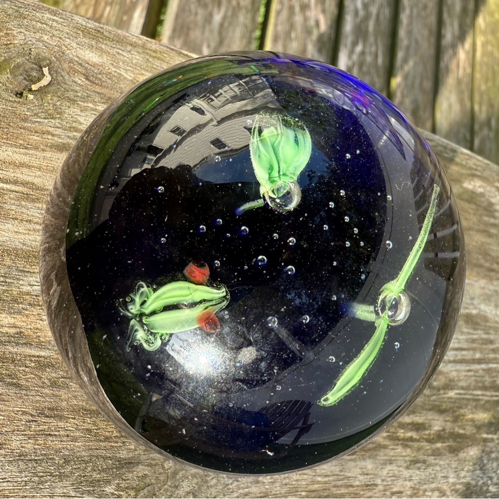Hand Blown  Art Glass Ball Paperweight  Frog Swimming In‎ Pond